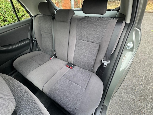 Used Toyota Corolla 2004 for sale - 76109272: Photo 13