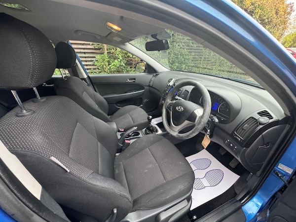 Used Hyundai i30 2010 for sale - 76318210: Photo 9