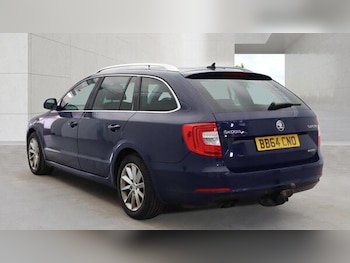 Used Skoda Superb 2014 for sale - 79181821: Photo