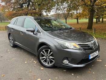 (64) - 2.0 D-4D Icon Tourer Euro 5 5dr