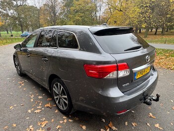 Used Toyota Avensis 2014 for sale - 76511964: Photo