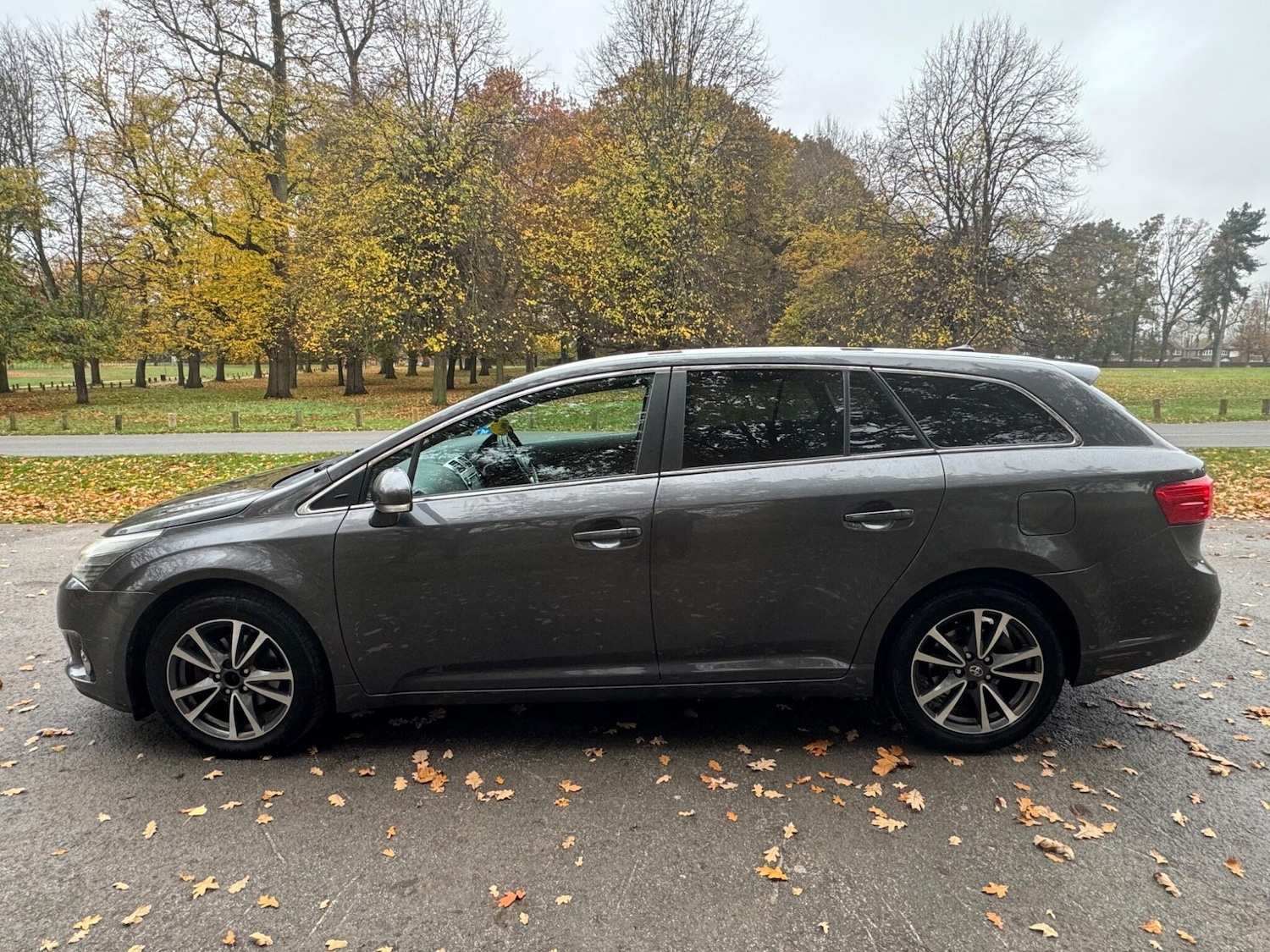 Used Toyota Avensis 2014 for sale - 76511964: Photo 8