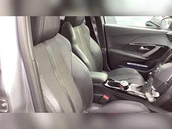 Used Peugeot 2008 2020 for sale - 77769229: Photo