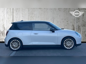 Used MINI Hatch 2024 for sale - 76831859: Photo