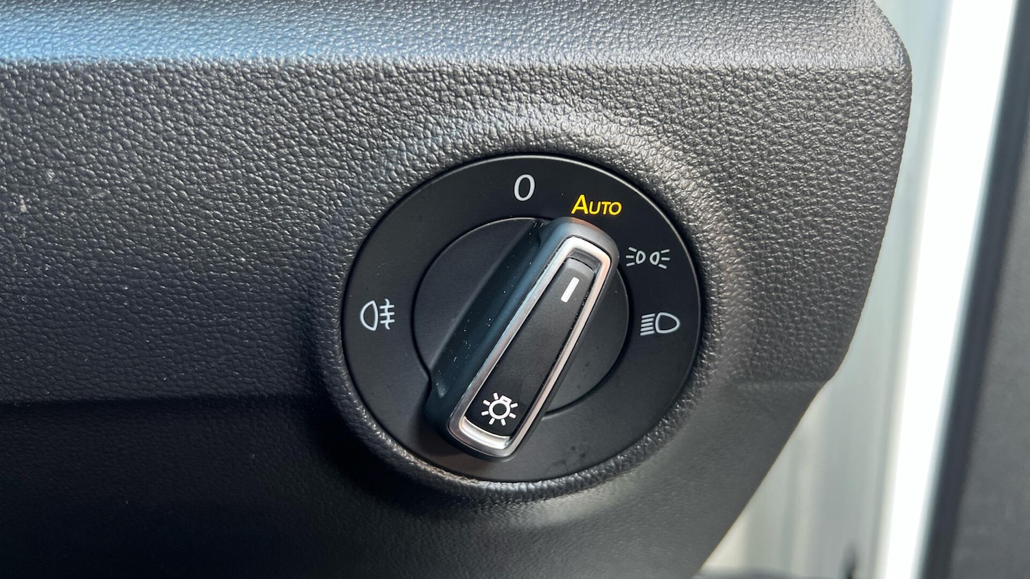 Used Volkswagen T-Roc 2020 for sale - 77190489: Photo 24