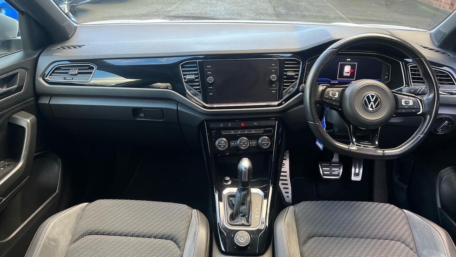 Used Volkswagen T-Roc 2020 for sale - 77190489: Photo 4