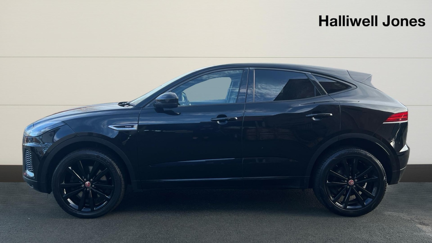 Used Jaguar E-Pace 2018 for sale - 77229231: Photo 3