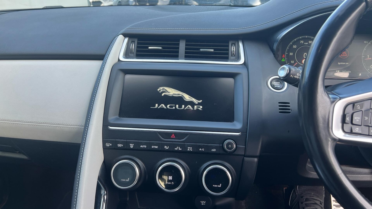 Used Jaguar E-Pace 2018 for sale - 77229231: Photo 8