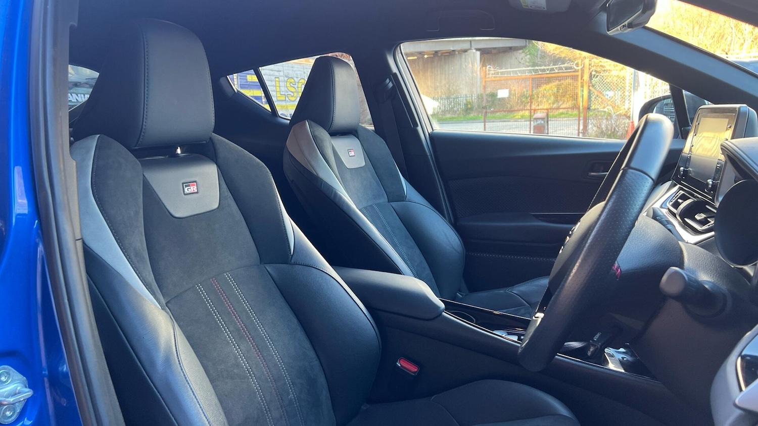 Used Toyota C-HR 2022 for sale - 77203989: Photo 11