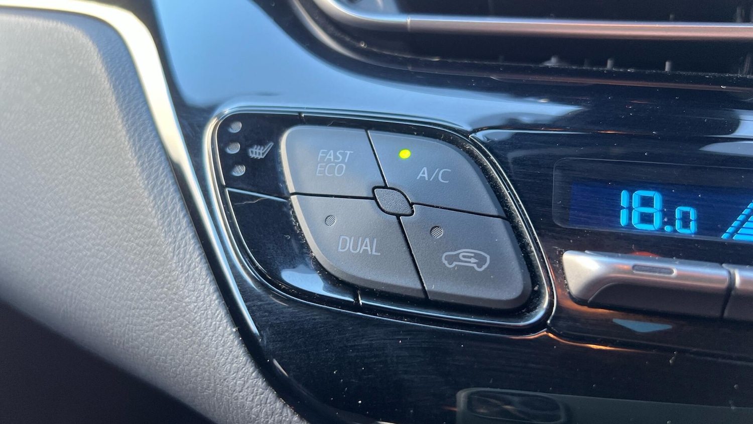 Used Toyota C-HR 2022 for sale - 77203989: Photo 26