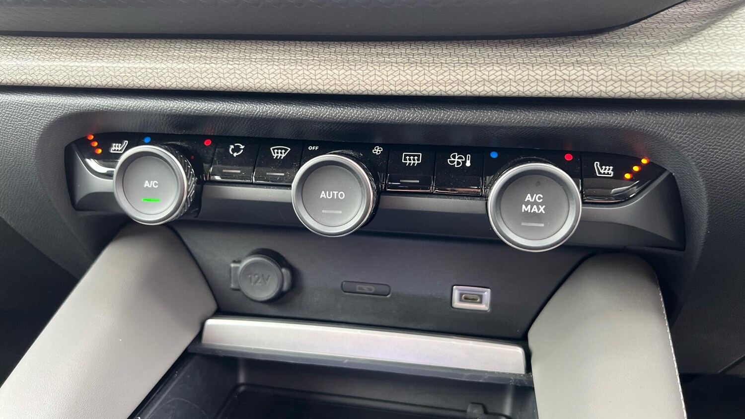 Used Citroen C5 X 2022 for sale - 76831862: Photo 31