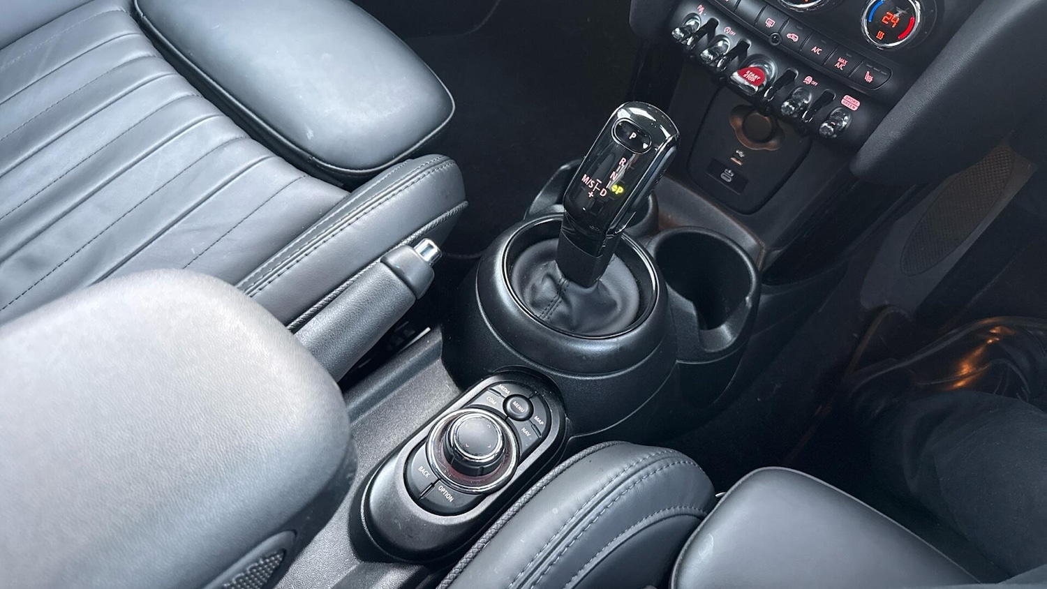 Used MINI Convertible 2024 for sale - 77097370: Photo 10