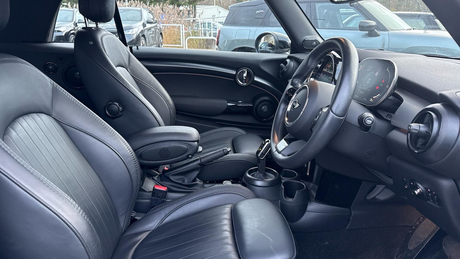 Used MINI Convertible 2024 for sale - 77097370: Photo 11