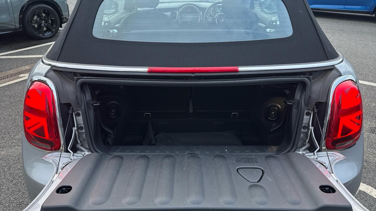 Used MINI Convertible 2024 for sale - 77097370: Photo 13