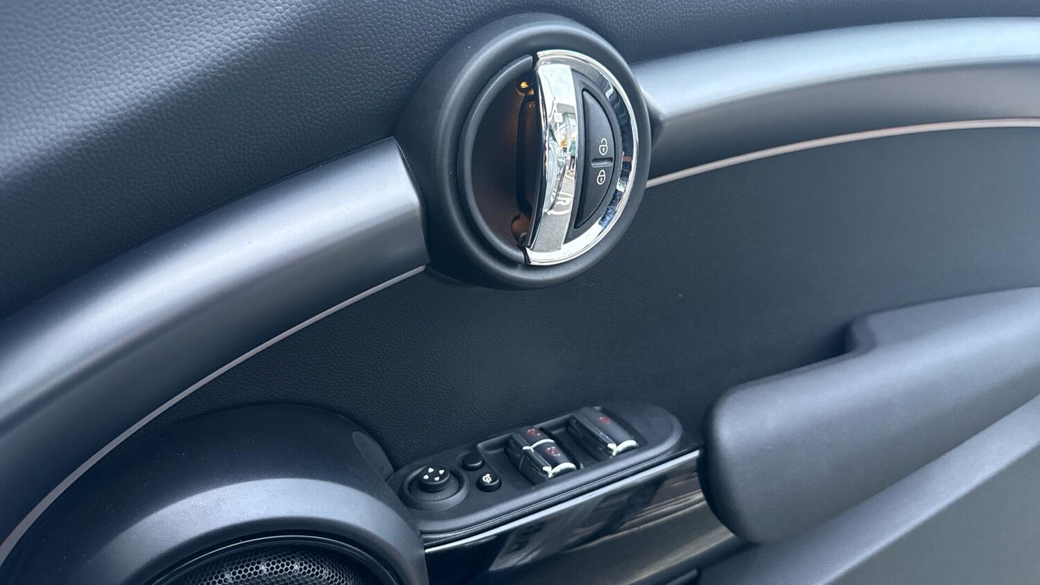 Used MINI Convertible 2024 for sale - 77097370: Photo 20