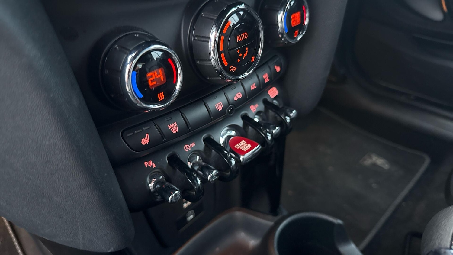 Used MINI Convertible 2024 for sale - 77097370: Photo 34