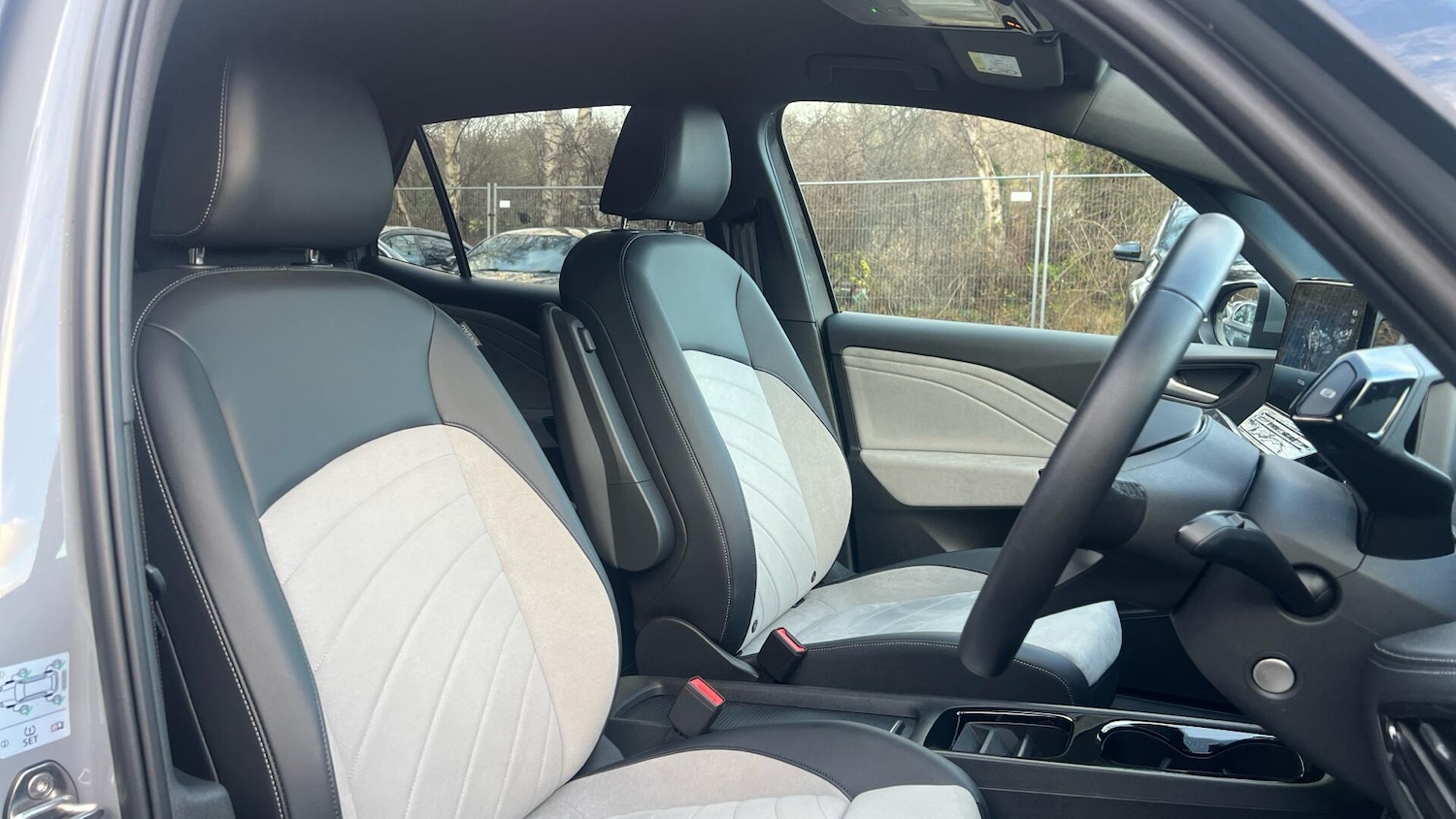 Used Volkswagen ID.3 2024 for sale - 77130649: Photo 11