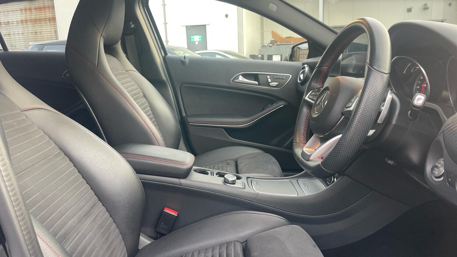 Used Mercedes-Benz A-Class 2018 for sale - 76832653: Photo 11