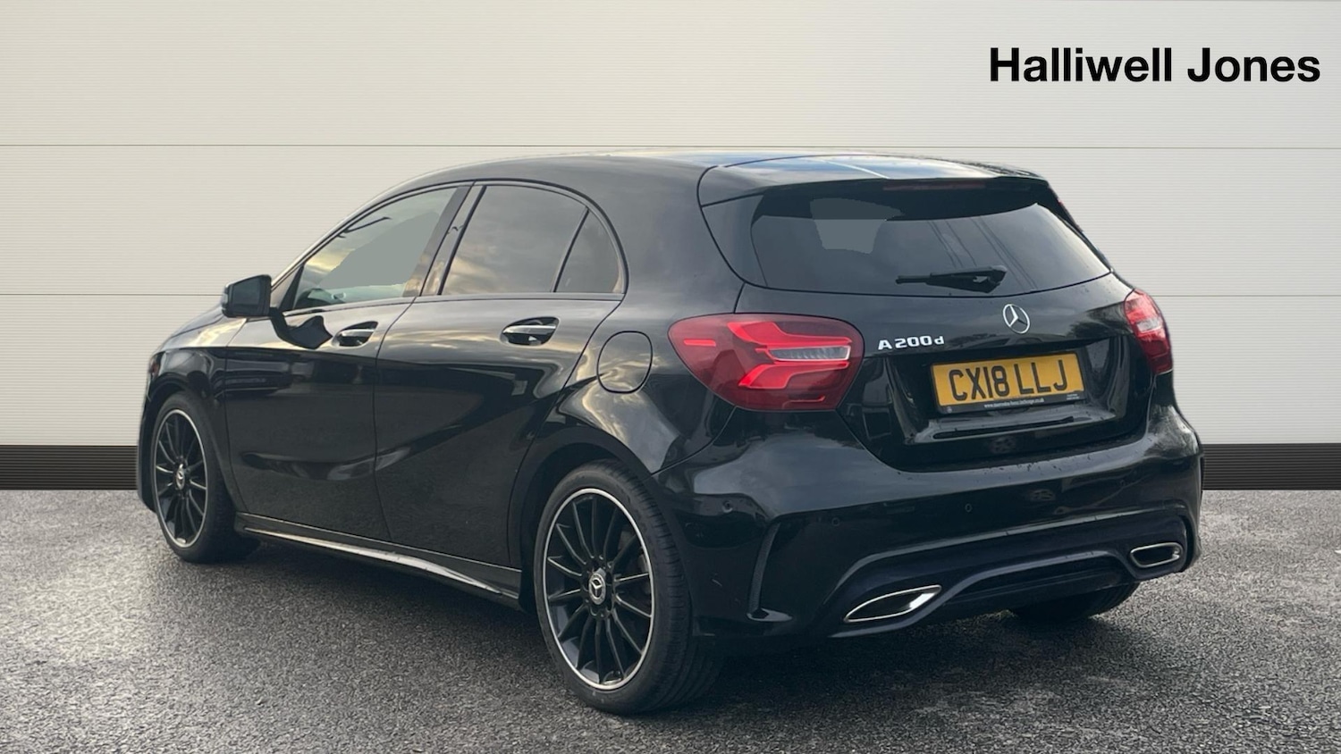 Used Mercedes-Benz A-Class 2018 for sale - 76832653: Photo 2