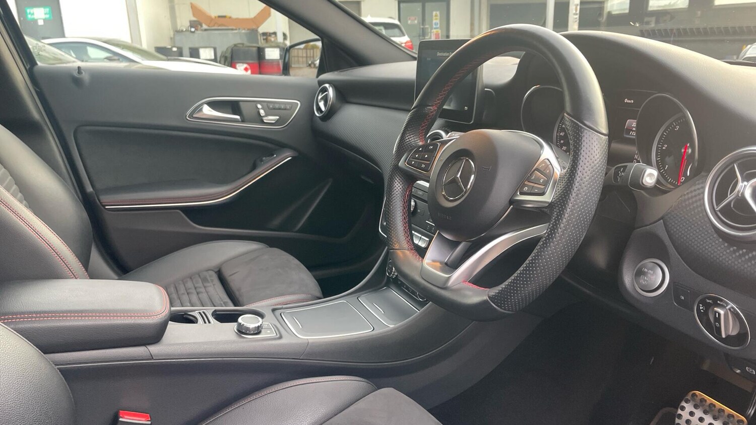 Used Mercedes-Benz A-Class 2018 for sale - 76832653: Photo 6