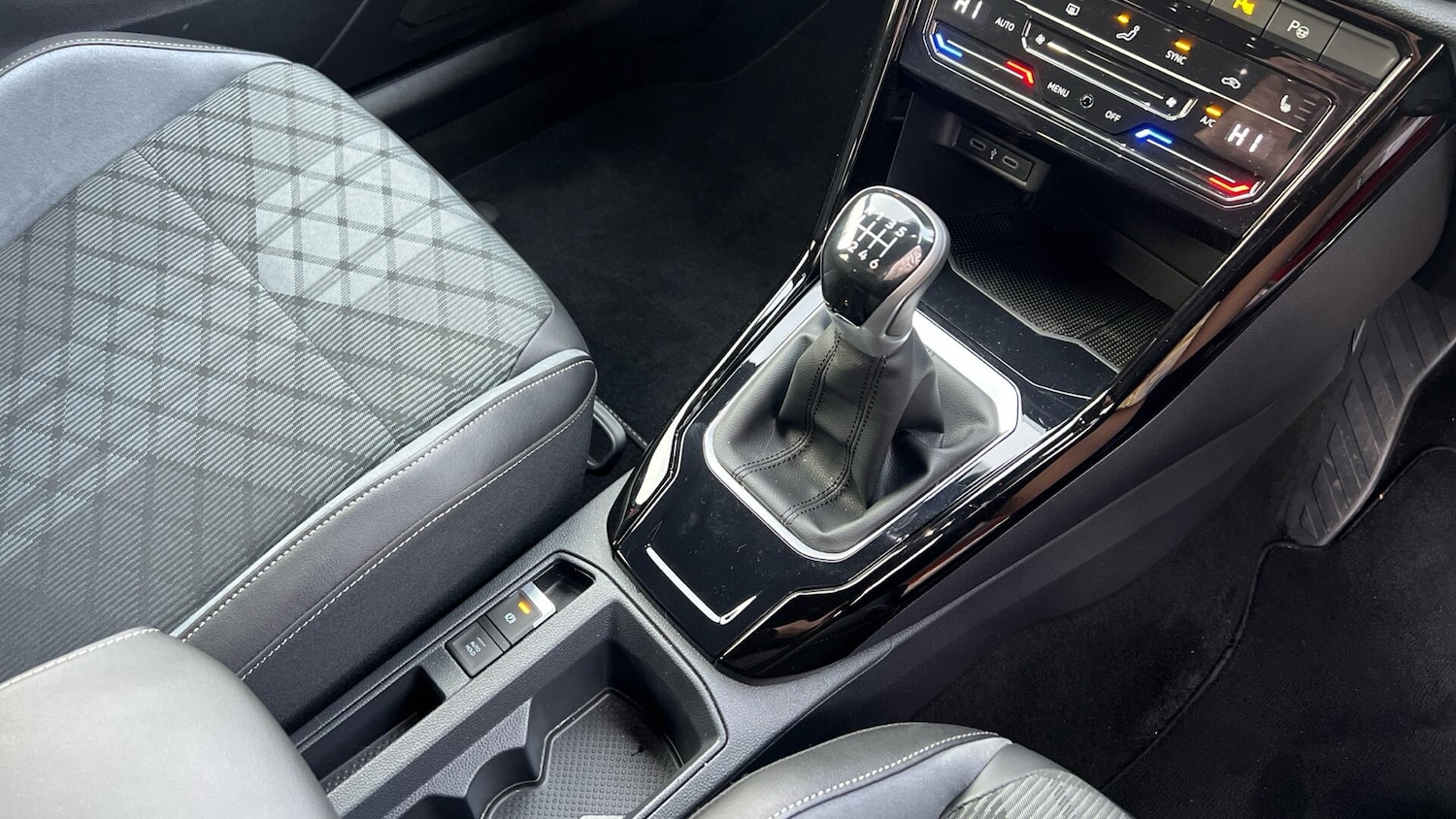 Used Volkswagen T-Roc 2022 for sale - 76839311: Photo 10