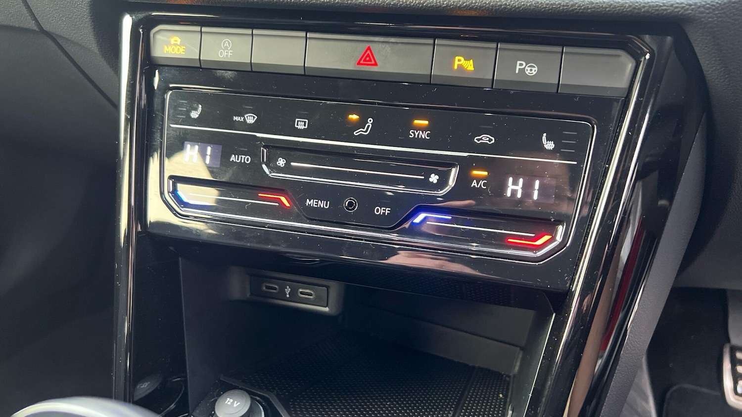 Used Volkswagen T-Roc 2022 for sale - 76839311: Photo 19