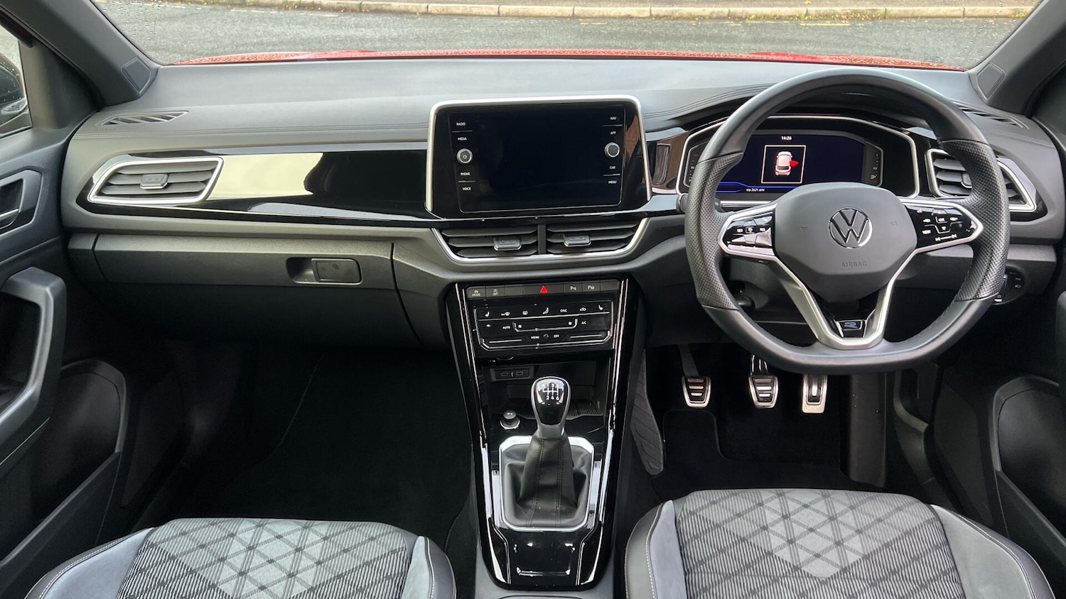 Used Volkswagen T-Roc 2022 for sale - 76839311: Photo 4