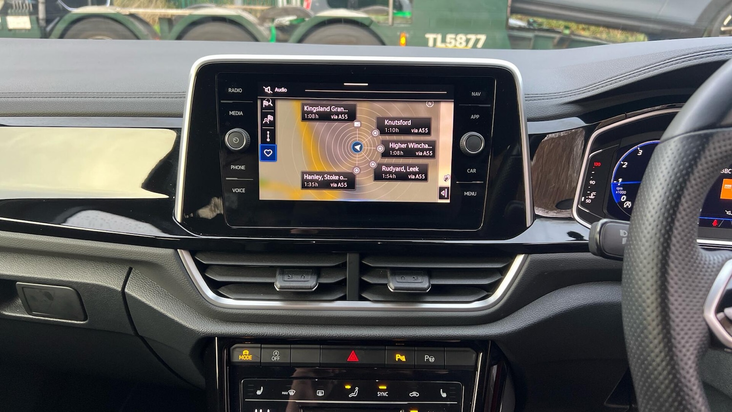 Used Volkswagen T-Roc 2022 for sale - 76839311: Photo 8