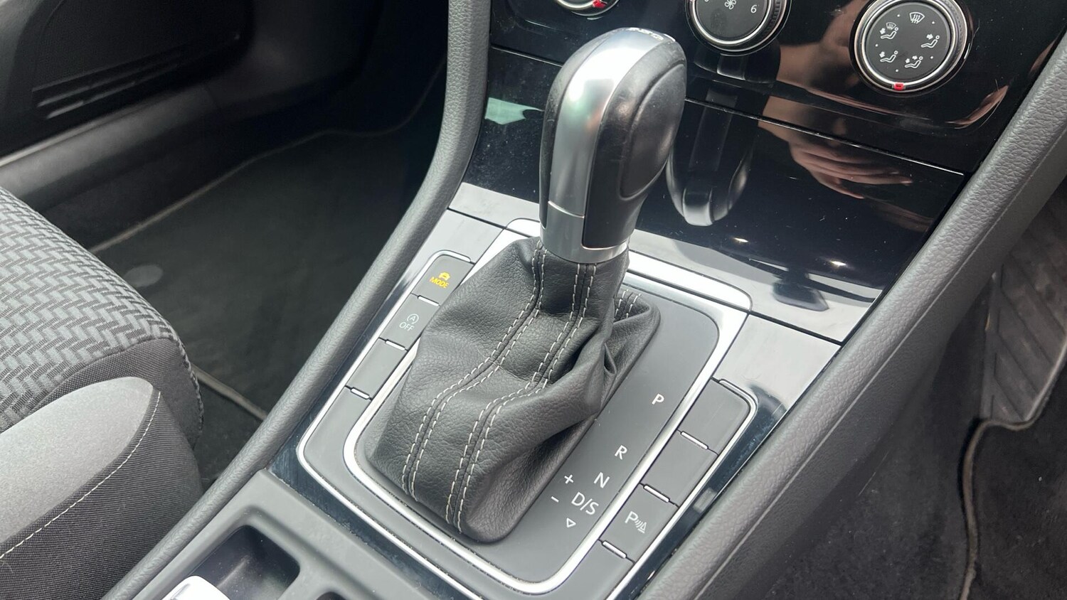 Used Volkswagen Golf 2019 for sale - 76831841: Photo 19