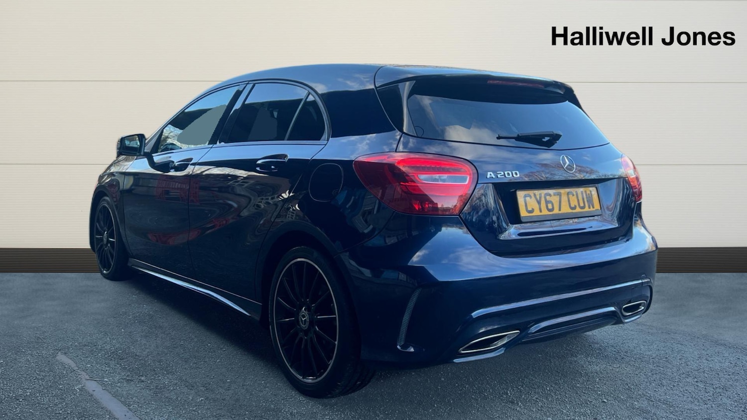 Used Mercedes-Benz A-Class 2017 for sale - 77162924: Photo 2