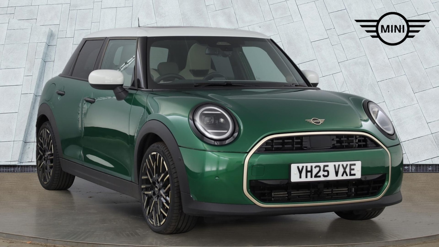 Used MINI Hatch 2025 for sale - 76831835: Photo 1