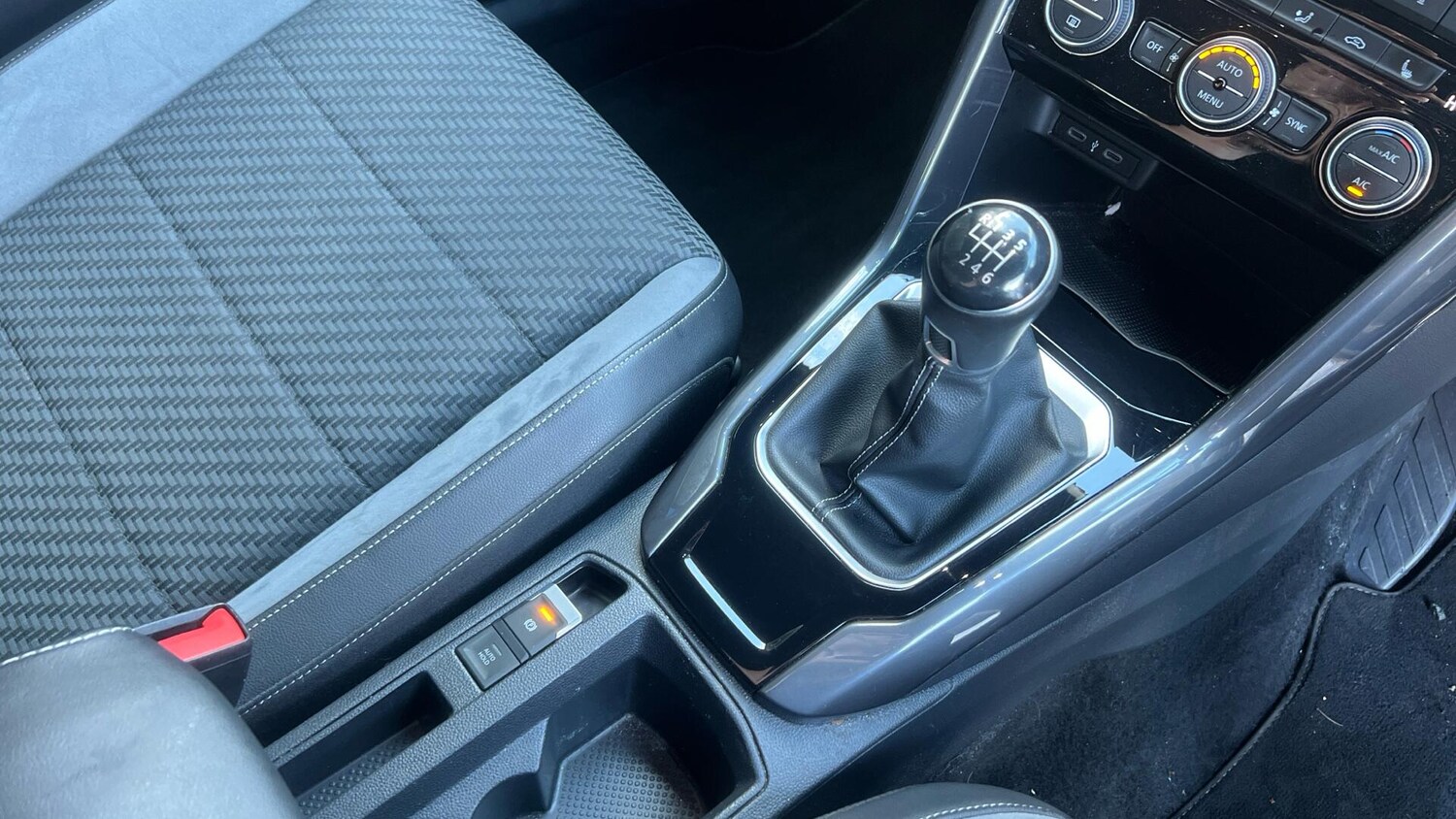 Used Volkswagen T-Roc 2021 for sale - 76832422: Photo 10