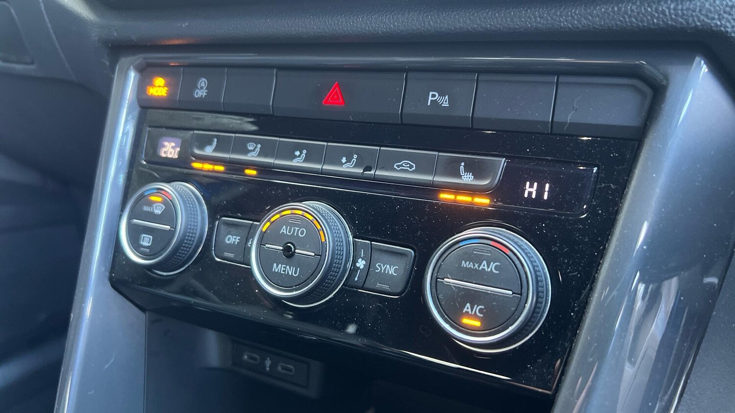 Used Volkswagen T-Roc 2021 for sale - 76832422: Photo 24