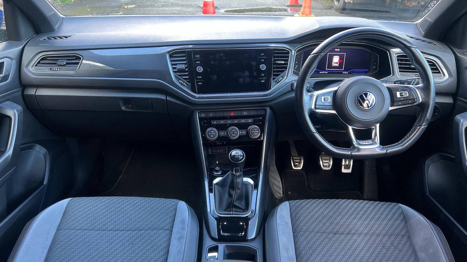 Used Volkswagen T-Roc 2021 for sale - 76832422: Photo 4