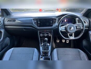 Used Volkswagen T-Roc 2021 for sale - 76832422: Photo