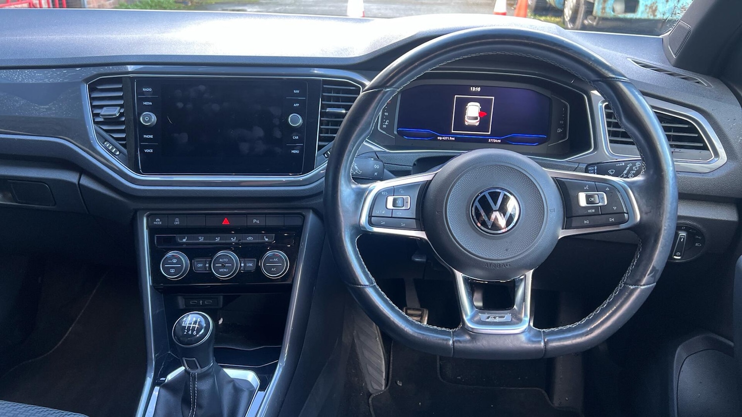 Used Volkswagen T-Roc 2021 for sale - 76832422: Photo 5