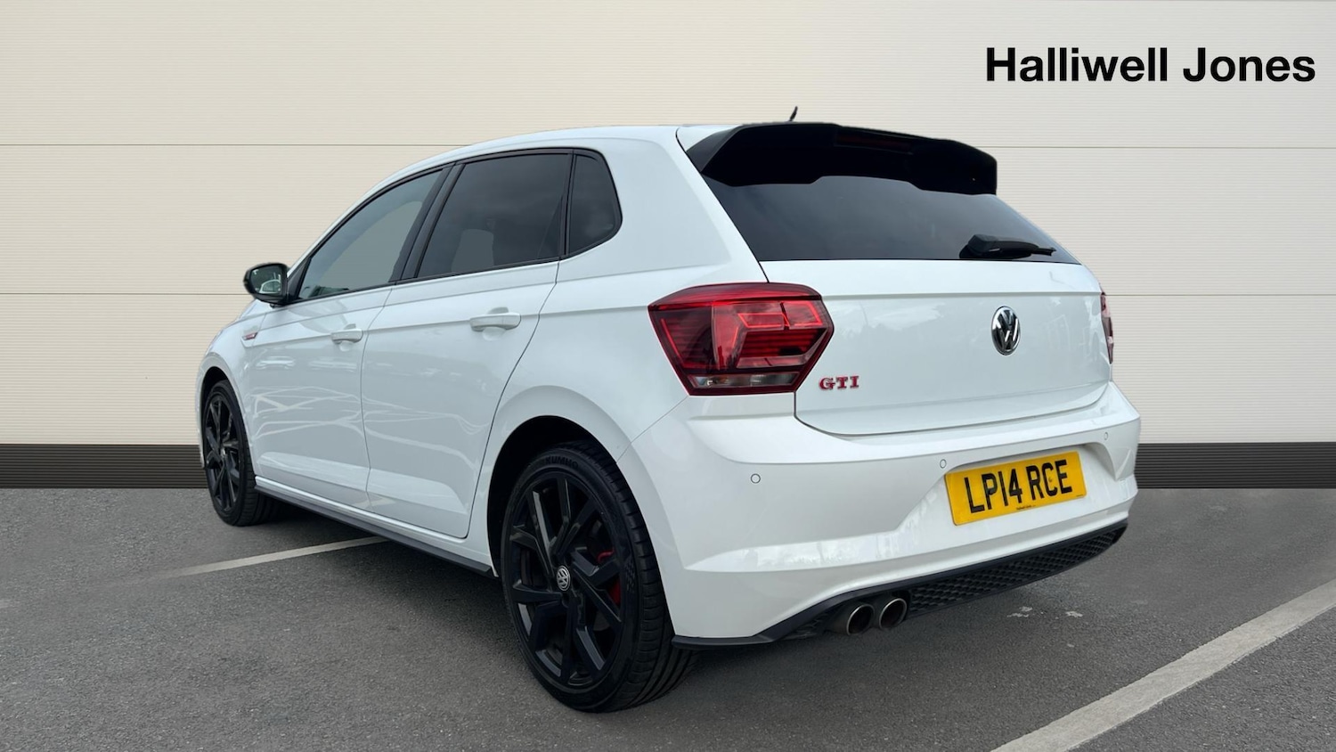 Used Volkswagen Polo 2019 for sale - 76832104: Photo 2