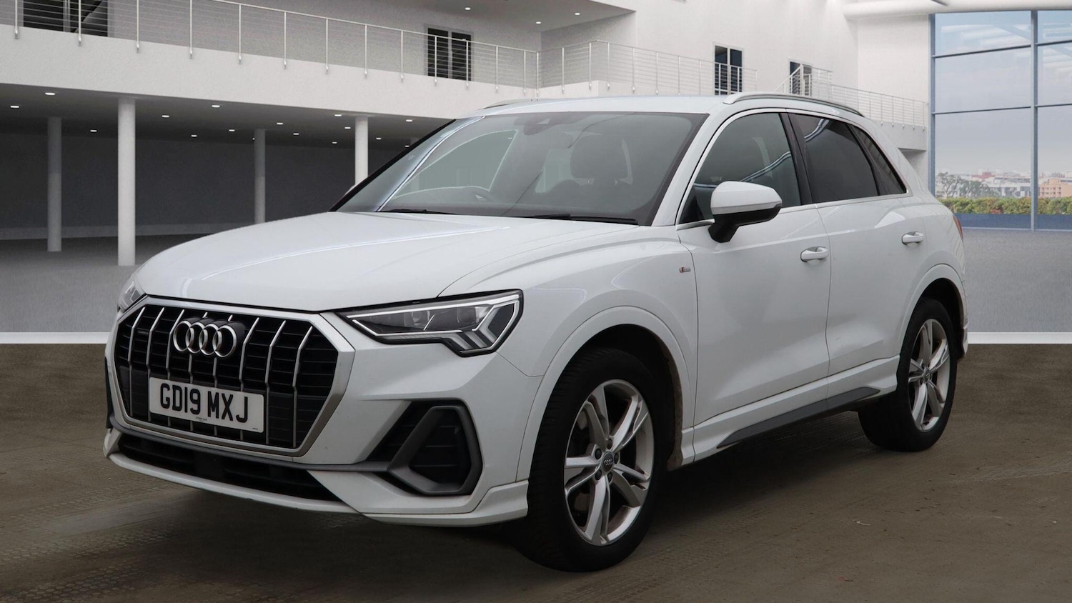 Used Audi Q3 2019 for sale - 76832522: Photo 2
