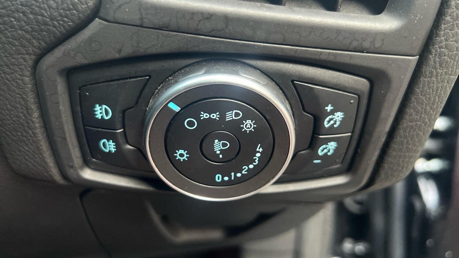 Used Ford Focus 2017 for sale - 77290823: Photo 25