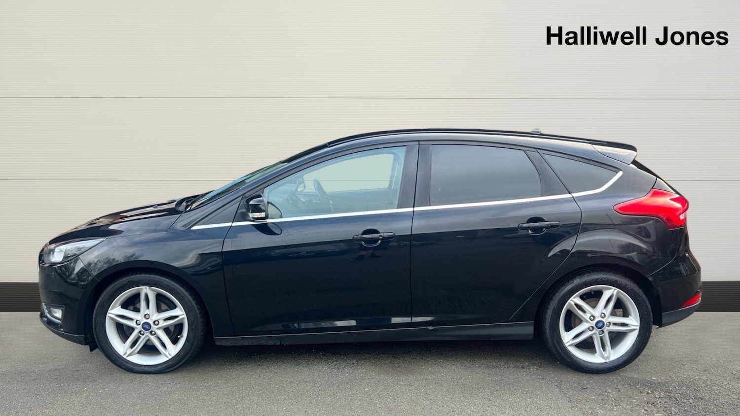 Used Ford Focus 2017 for sale - 77290823: Photo 3