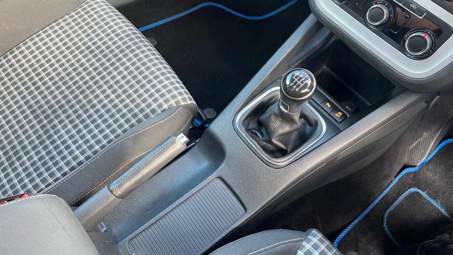 Used Volkswagen Scirocco 2017 for sale - 76832075: Photo 10