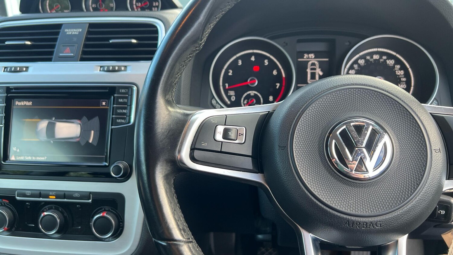 Used Volkswagen Scirocco 2017 for sale - 76832075: Photo 17