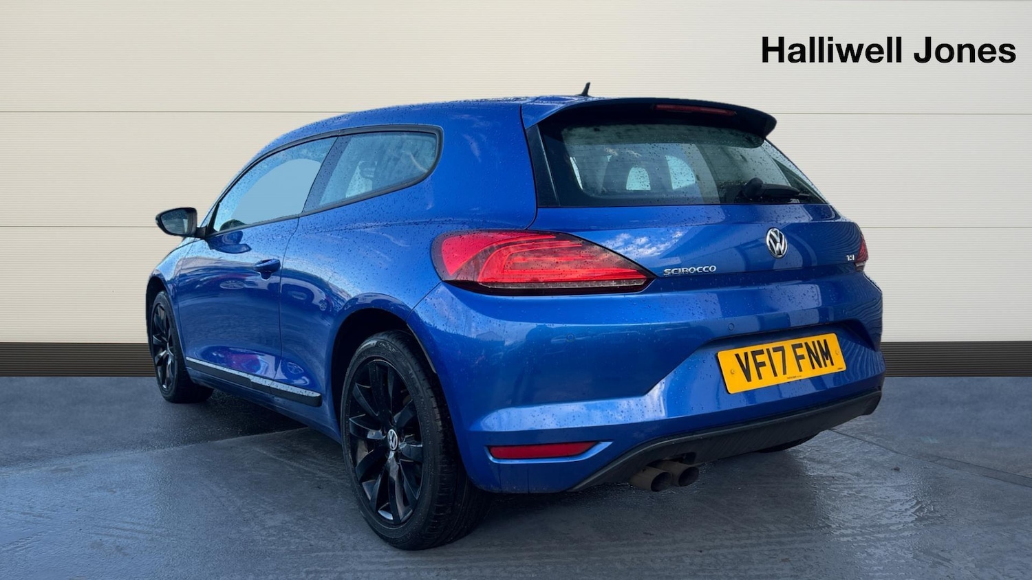 Used Volkswagen Scirocco 2017 for sale - 76832075: Photo 2