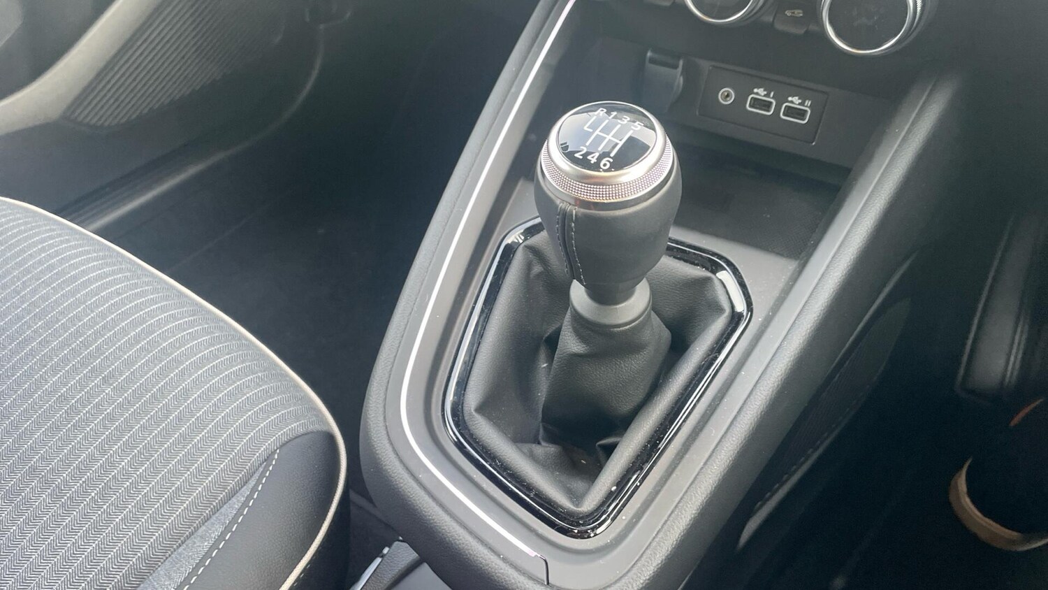 Used Renault Clio 2024 for sale - 76832738: Photo 10