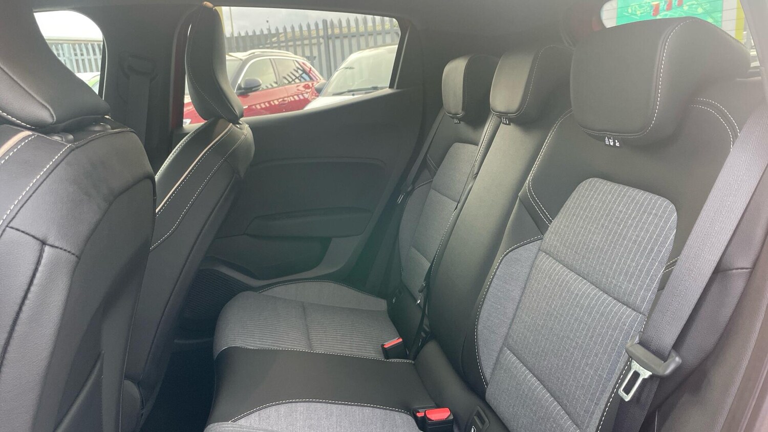 Used Renault Clio 2024 for sale - 76832738: Photo 12