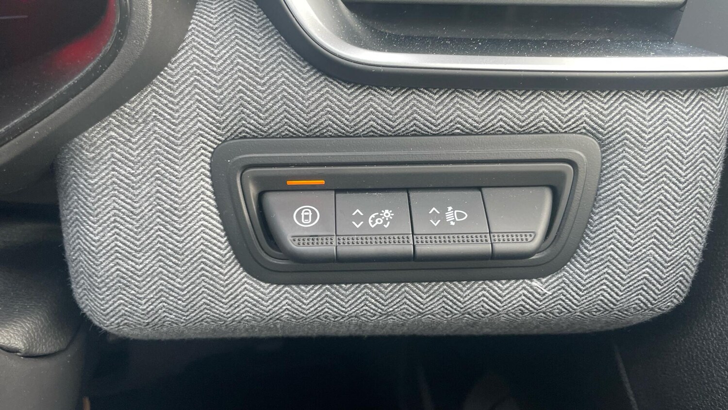 Used Renault Clio 2024 for sale - 76832738: Photo 20