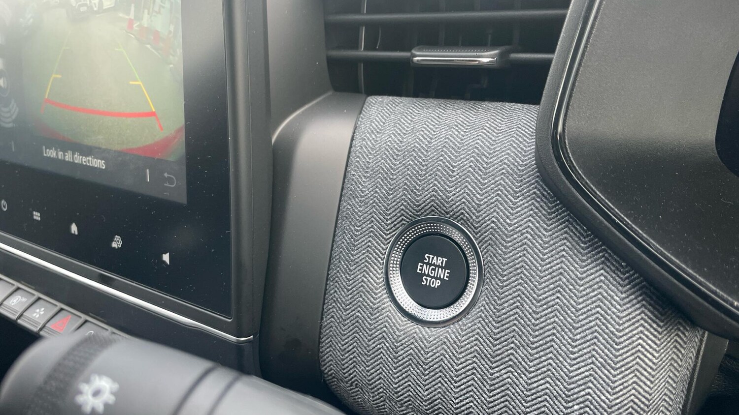 Used Renault Clio 2024 for sale - 76832738: Photo 24