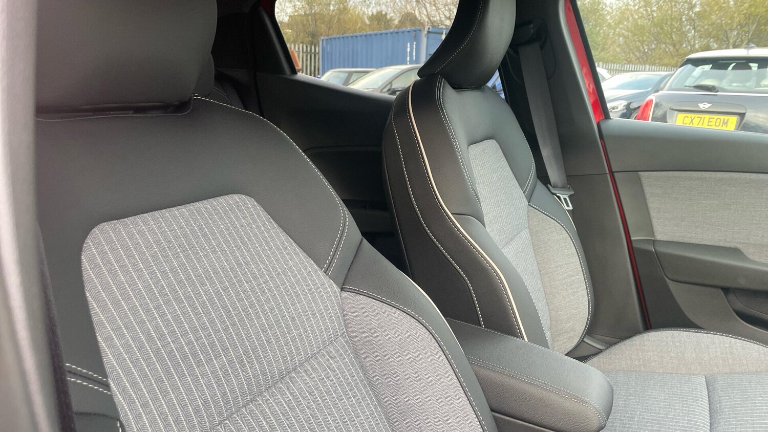 Used Renault Clio 2024 for sale - 76832738: Photo 31