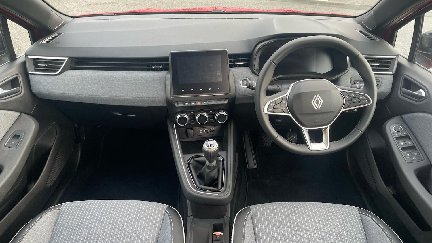 Used Renault Clio 2024 for sale - 76832738: Photo 4