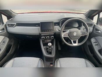 Used Renault Clio 2024 for sale - 76832738: Photo